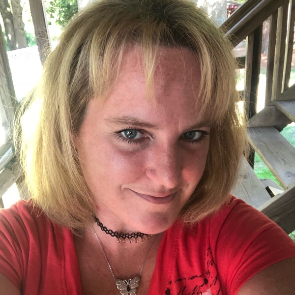 Meet your Posher, Jennifer - Picture 6 of 15